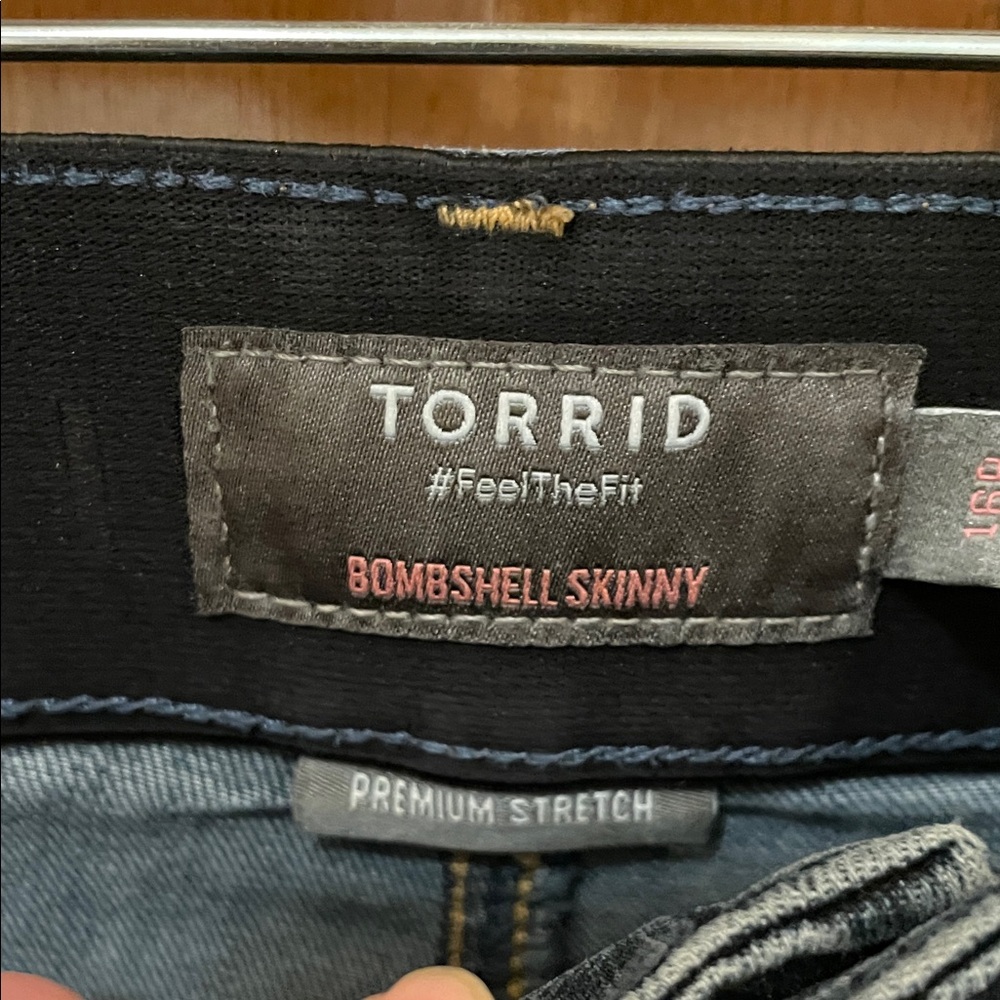 TORRID UEC Women’s Size 16 Regular Dark Blue Skinny Jeans 👖bombshell skinny - Picture 6 of 15